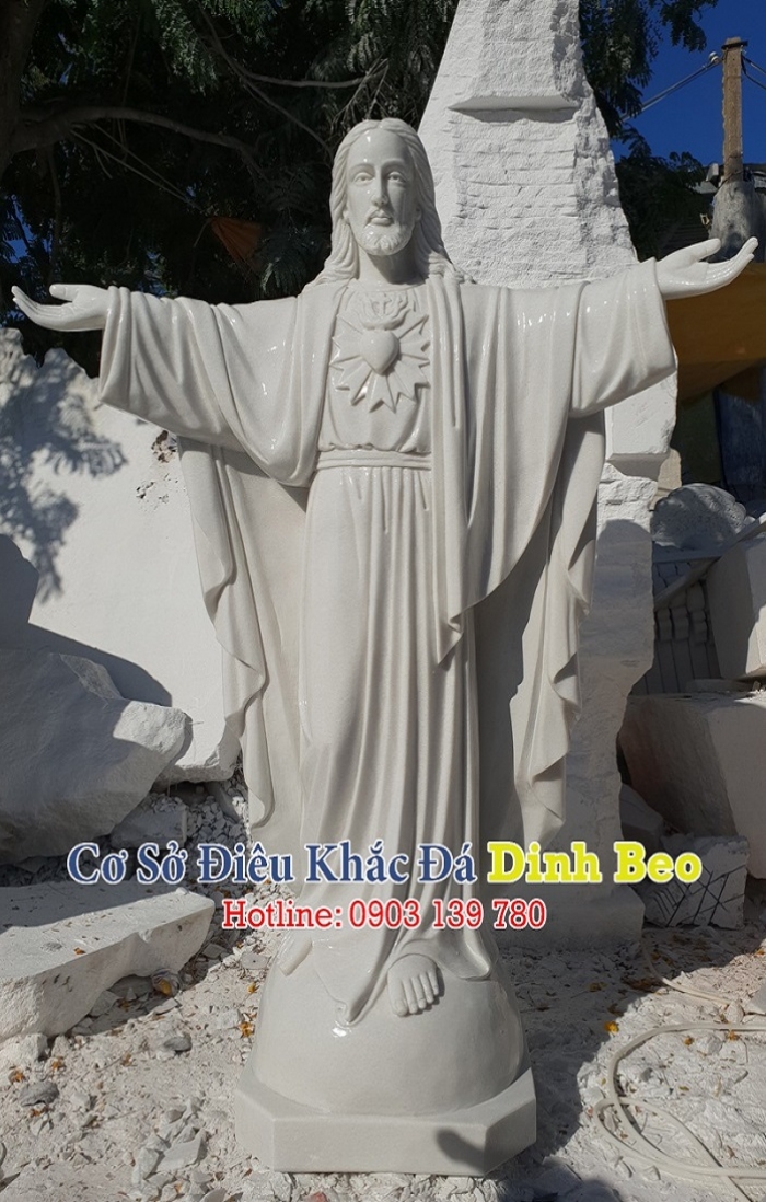 Tượng đá Chúa Kito Vua