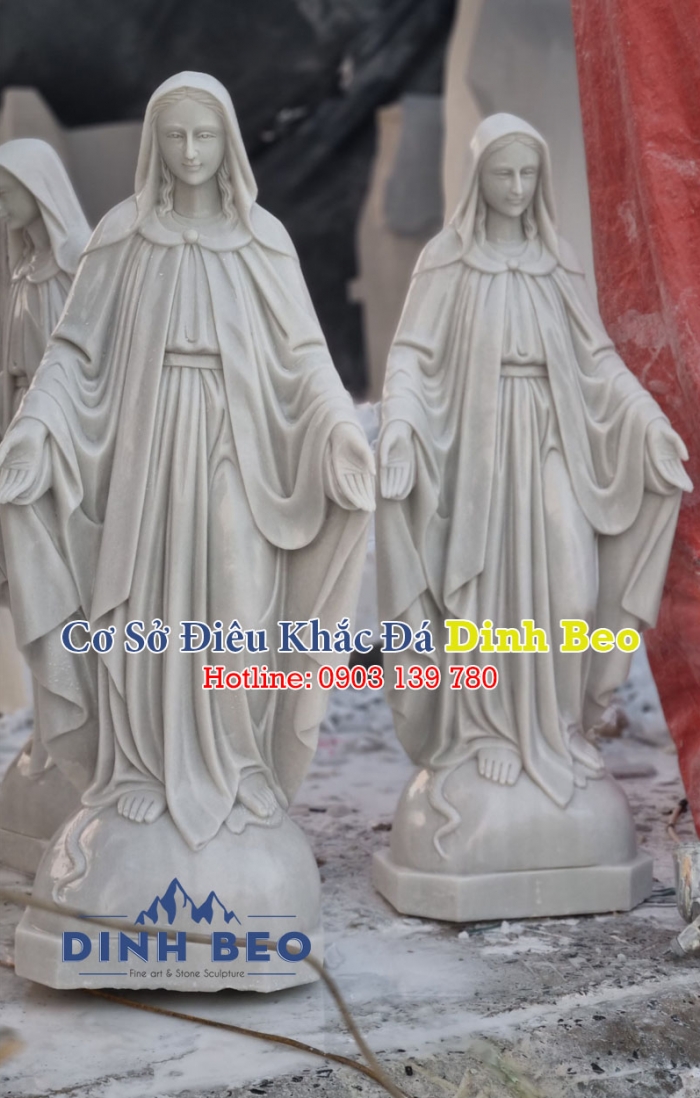 Mẫu tượng Đức Mẹ Ban Ơn bằng đá