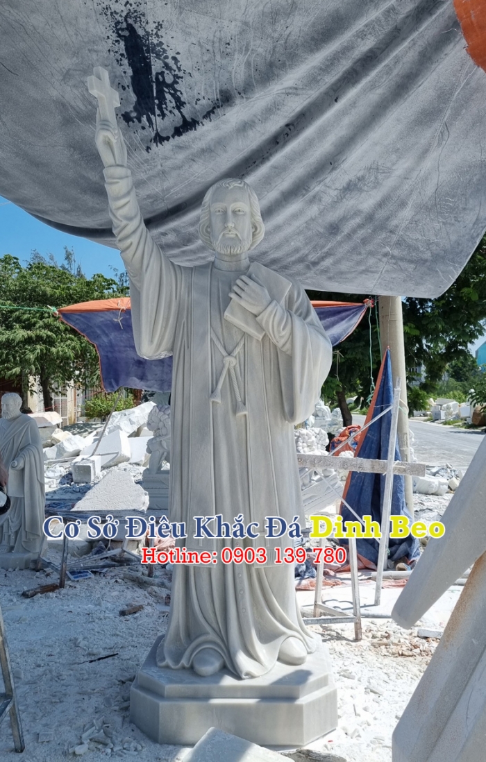 Tượng đá Thánh Phanxico Xavie