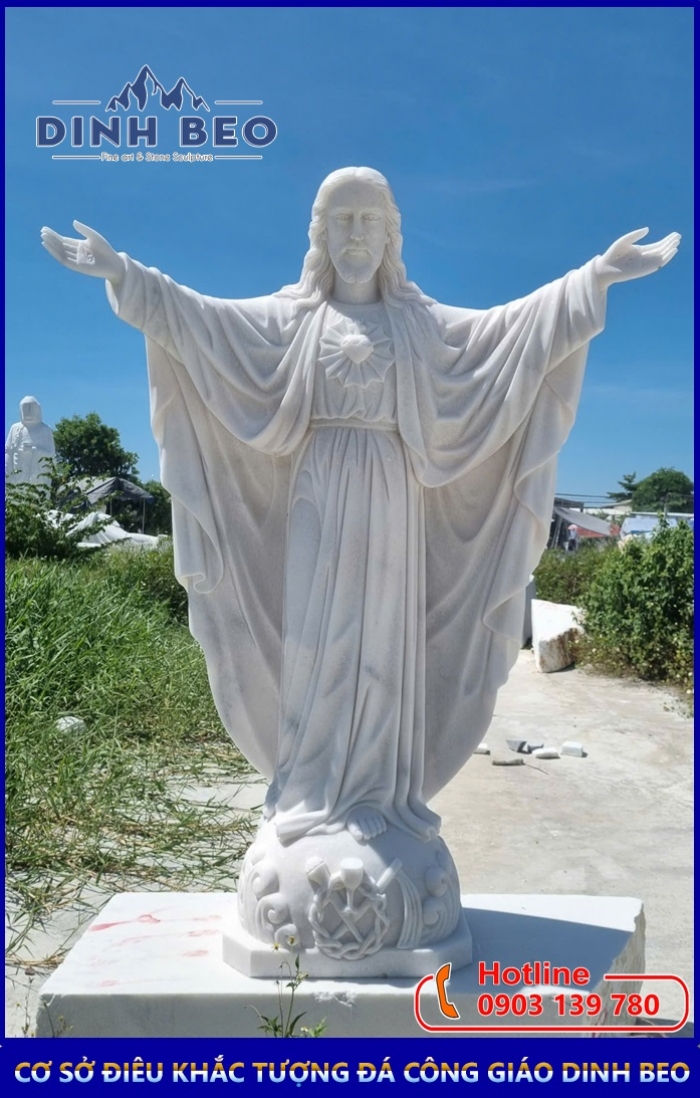 Tượng Chúa Giêsu Kito Vua Bằng Đá